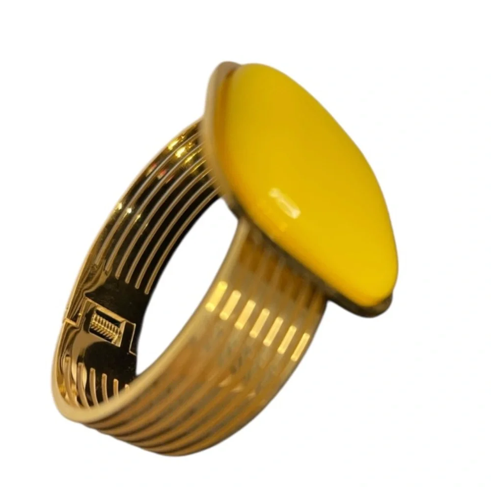 FASHION JEWELRY WIDE SCUFF STAINLESS STEEL BRACELET GOLD COLOR WITH YELLOW TOP